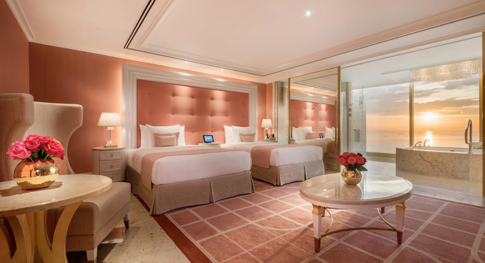 ピンクドルフィン