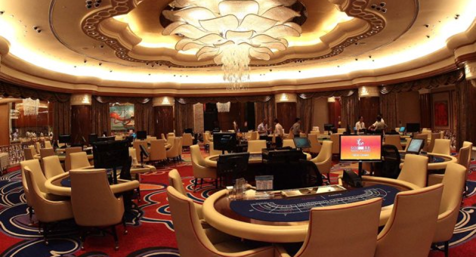 ピンクドルフィン